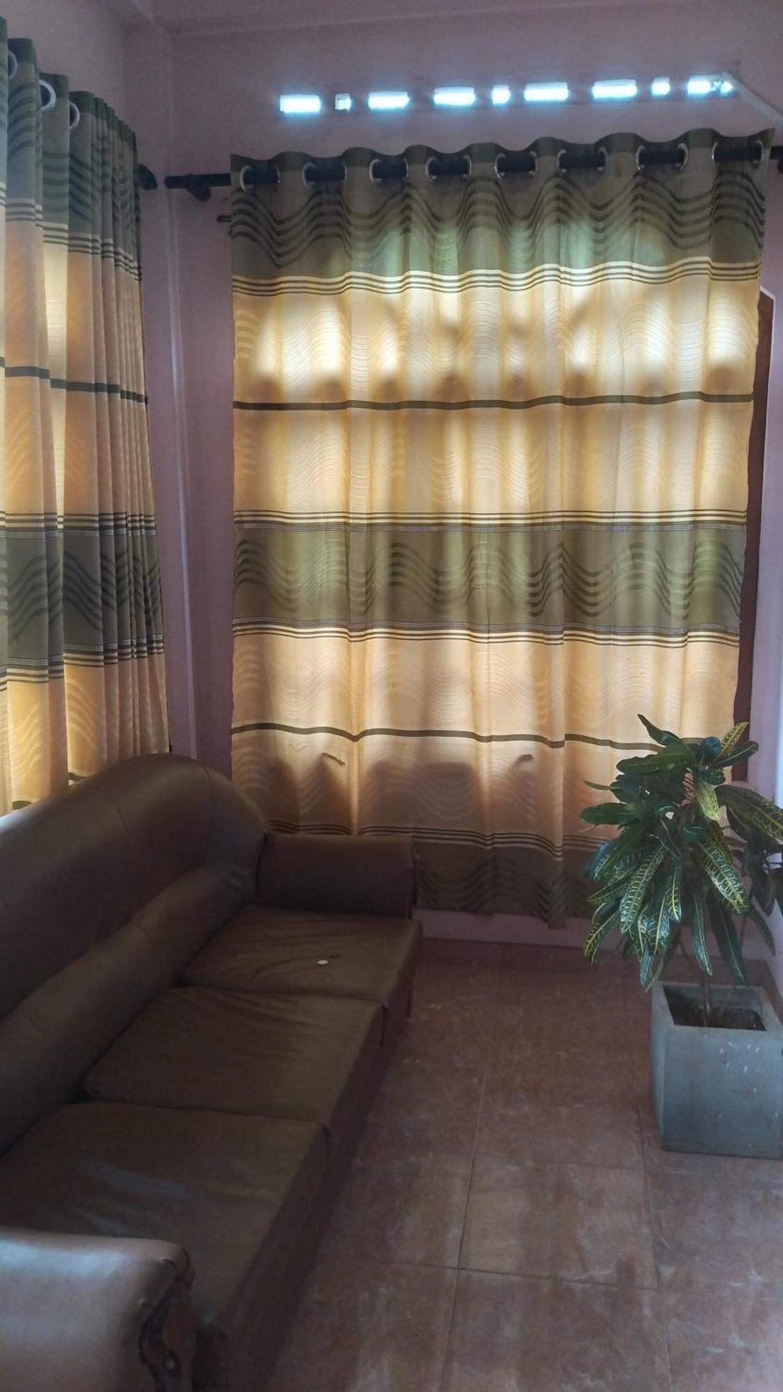 Ch Rooms - Transit Airport Negombo Buitenkant foto