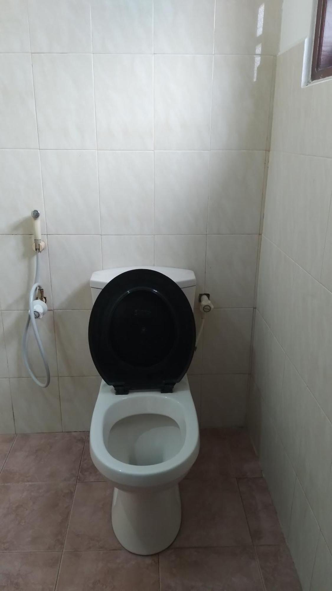 Ch Rooms - Transit Airport Negombo Buitenkant foto