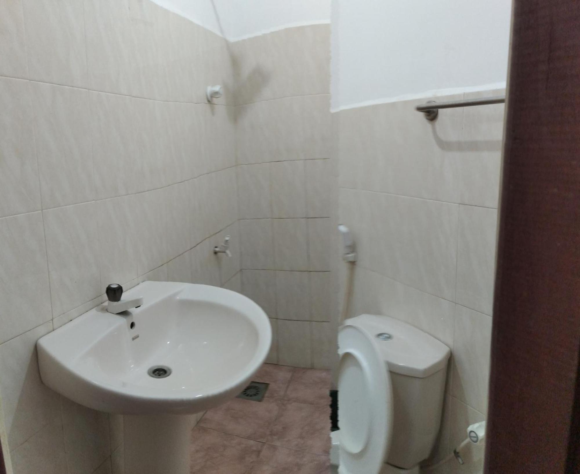 Ch Rooms - Transit Airport Negombo Buitenkant foto